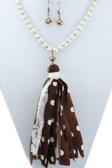 Pearl Glitter Tassel Necklace